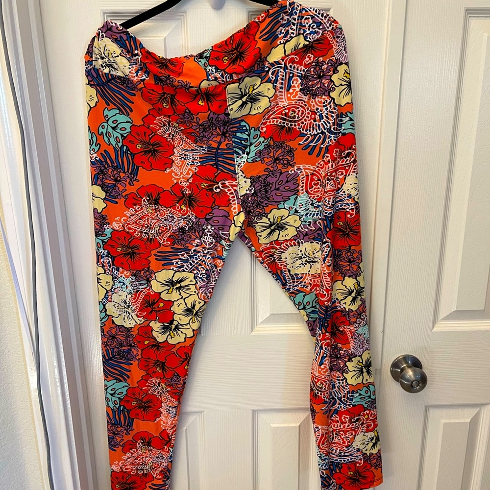 LuLaRoe TC2 Leggings.